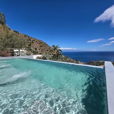 Suite Apartments Branco - Infinity Pool & Sea View - 5 Minuti Dal Centro Taormina Exterior photo