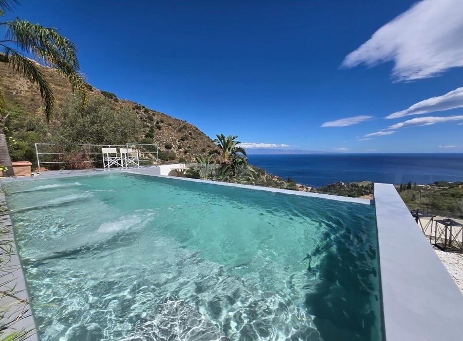 Suite Apartments Branco - Infinity Pool & Sea View - 5 Minuti Dal Centro Taormina Exterior photo